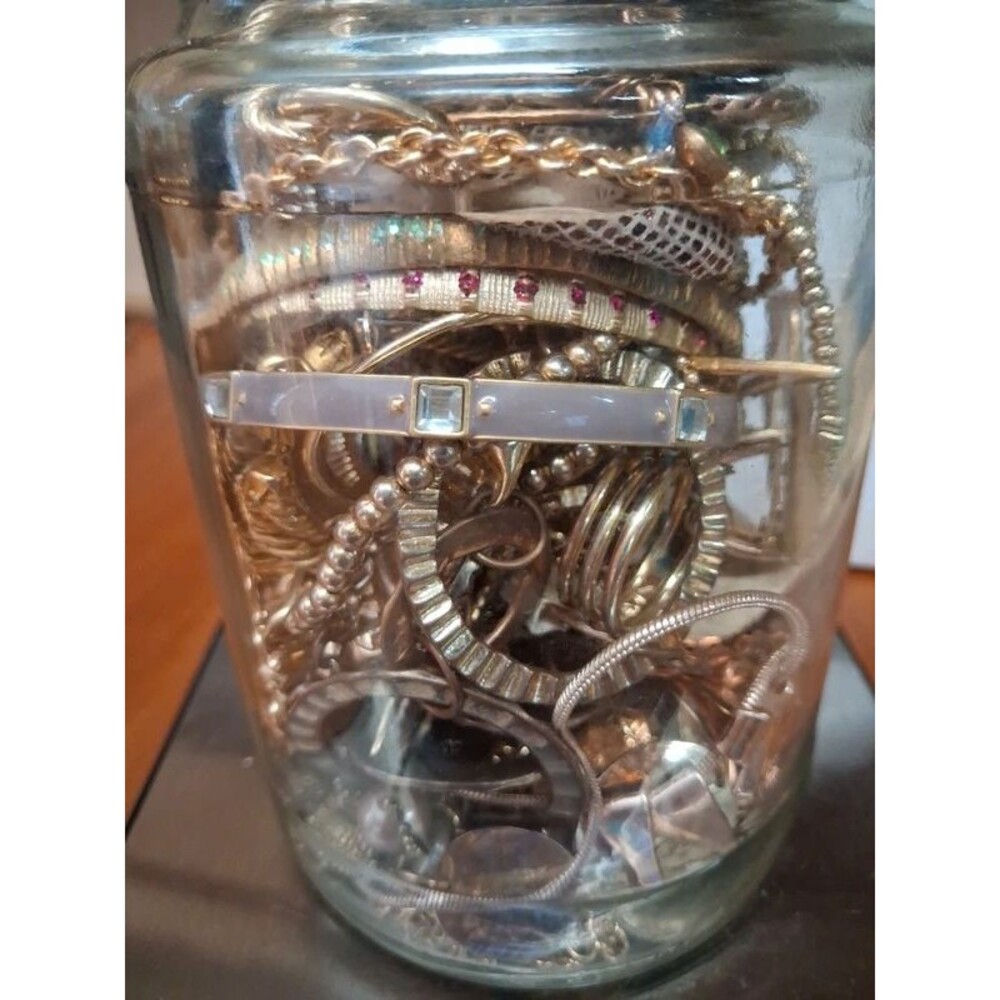 Gold tone mystery jar - Picture 2 of 5